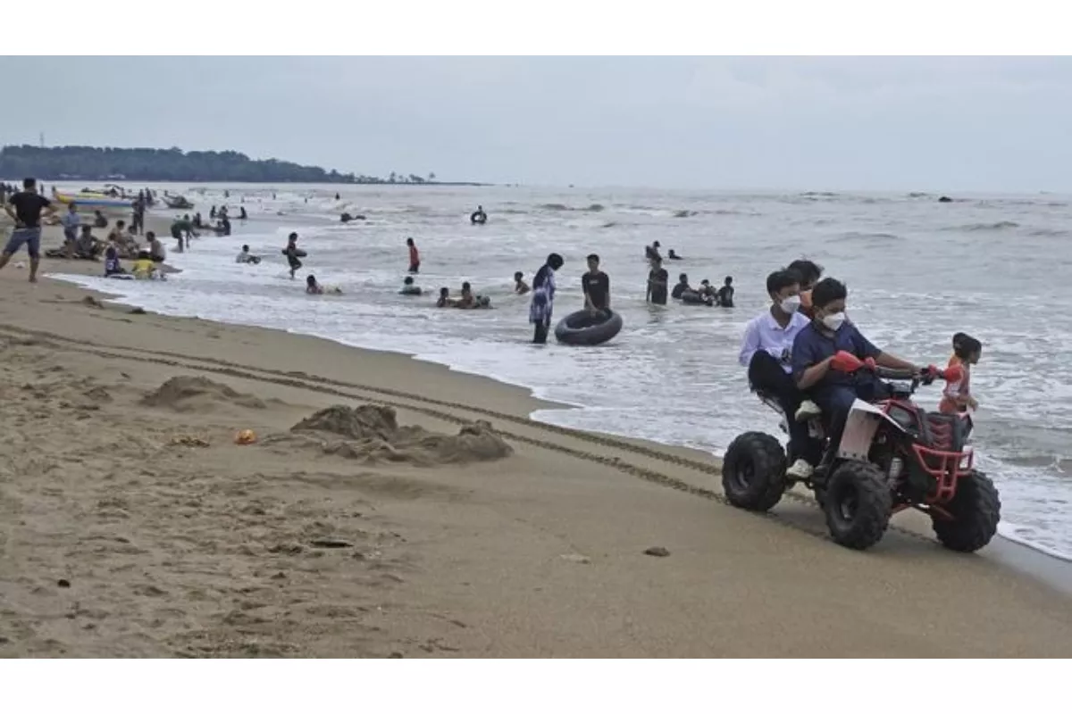 Rekomendasi Wisata Keluarga di Anyer: Pantai Pasir Putih dan Resort