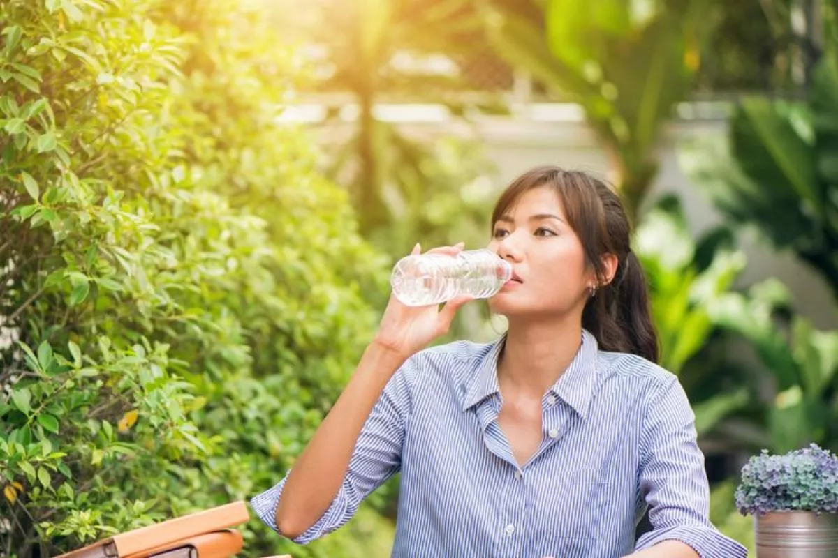 Tips Menjaga Hidrasi Tubuh di Musim Kemarau Selain Minum Air