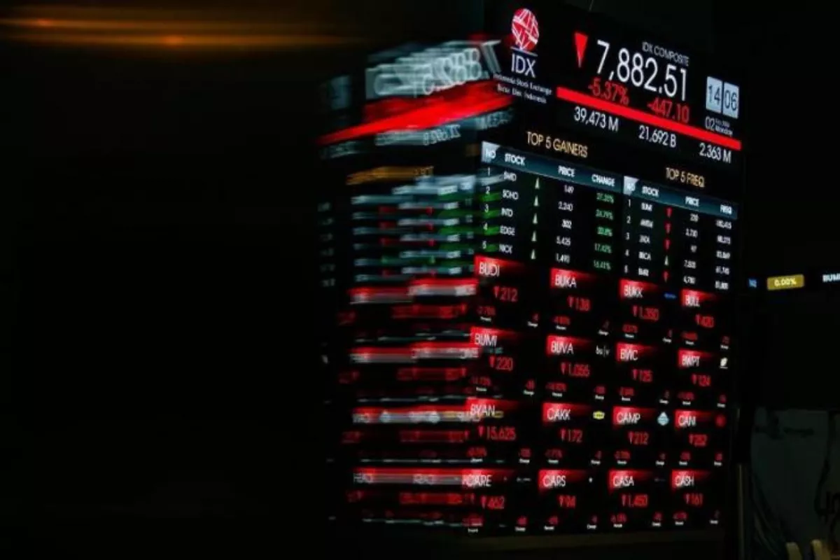 Daftar 10 Saham Top Gainer Jumat 14 Agustus 2026, TEBE Teratas