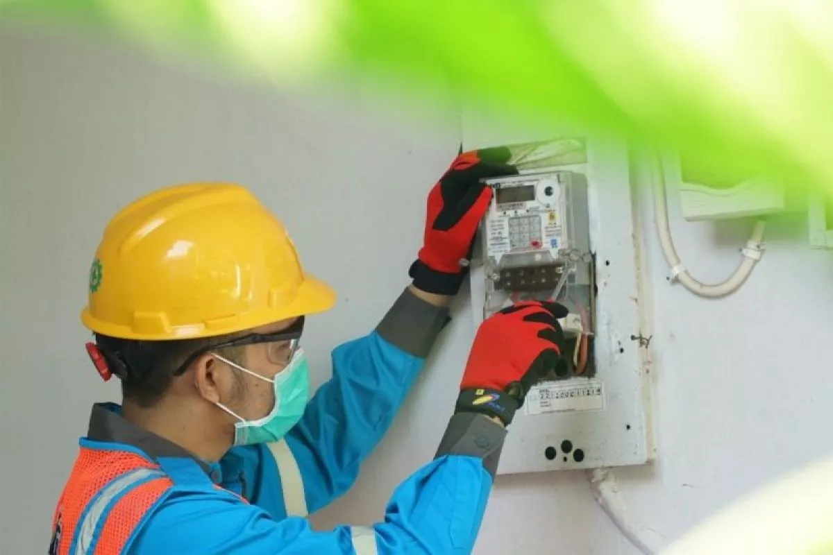 PLN Beri Sambungan Listrik Gratis untuk Warga Prasejahtera Bandung