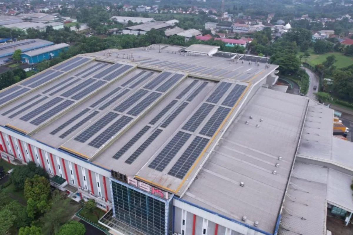 APL Perluas PLTS Atap di Jatim demi Pangkas Emisi Karbon