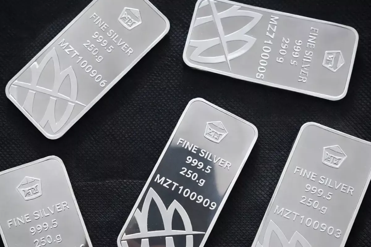 Harga Perak Antam Hari Ini 9 Juli 2026 Kembali Anjlok Rp900 per Gram