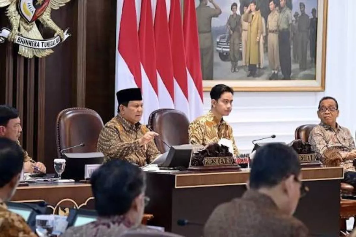 Sebelum Pimpin Sidang Kabinet, Prabowo Keliling Salam Jajarannya