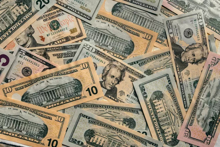 Rupiah Diprediksi Melemah Ke 17.430 Akibat Sikap Keras Donald Trump