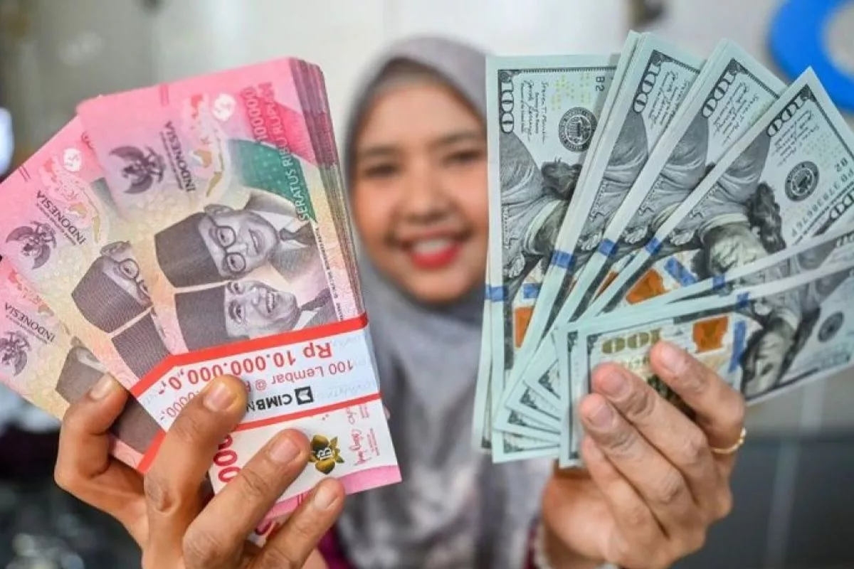 Rupiah Melesat ke Rp17.632 Didorong Pelemahan Dolar AS