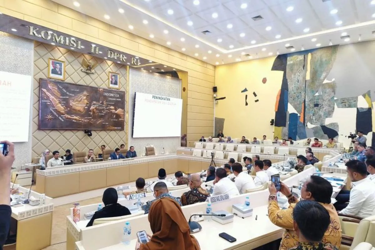 Komisi II DPR Yakin Remunerasi Berbasis Kinerja Tekan Korupsi Daerah