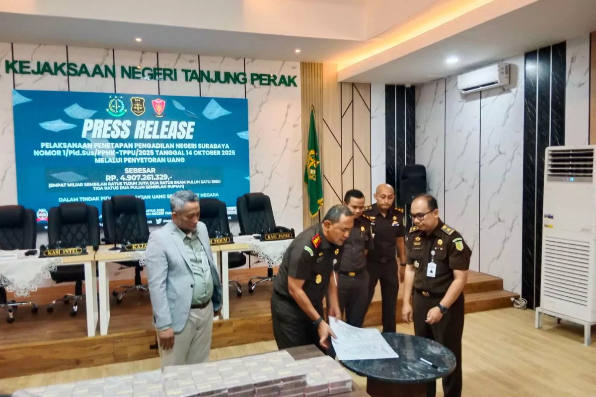 Rampas Rp 4,9 M dari TPPU Judol, Kejari Tanjung Perak Setor ke Negara