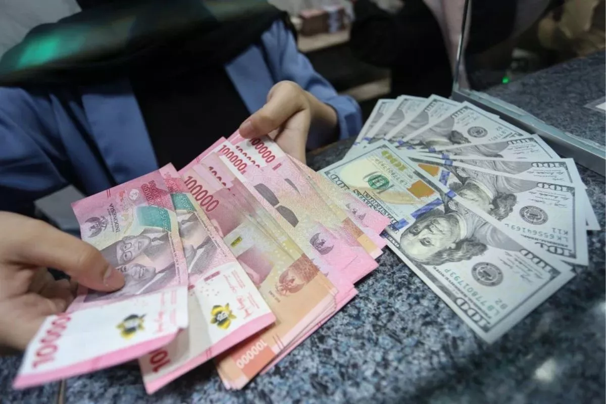 Rupiah Dekati Rp18 Ribu per Dolar AS, BI Akan Jaga Stabilitas