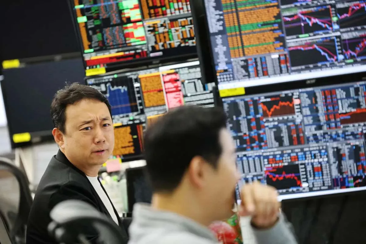 Bursa Asia Menguat Dipimpin Saham Teknologi, Minyak Naik hingga US$97