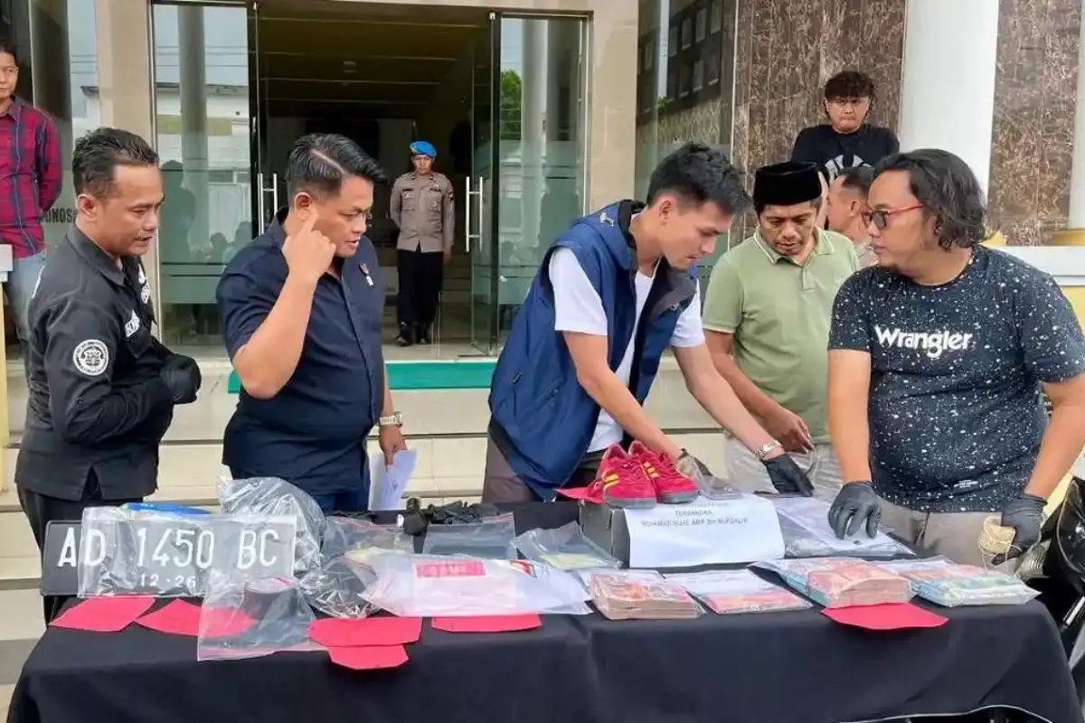 Komplotan Perampok SPBU Selokromo Wonosobo Gasak Uang Rp718 Juta