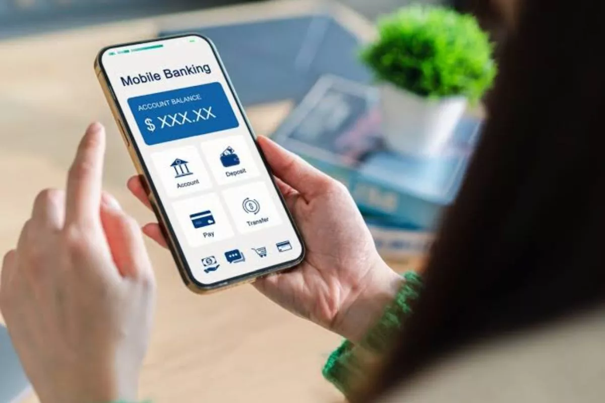 Solusi Transaksi Saat M-Banking Gangguan: QRIS hingga Tarik Tunai