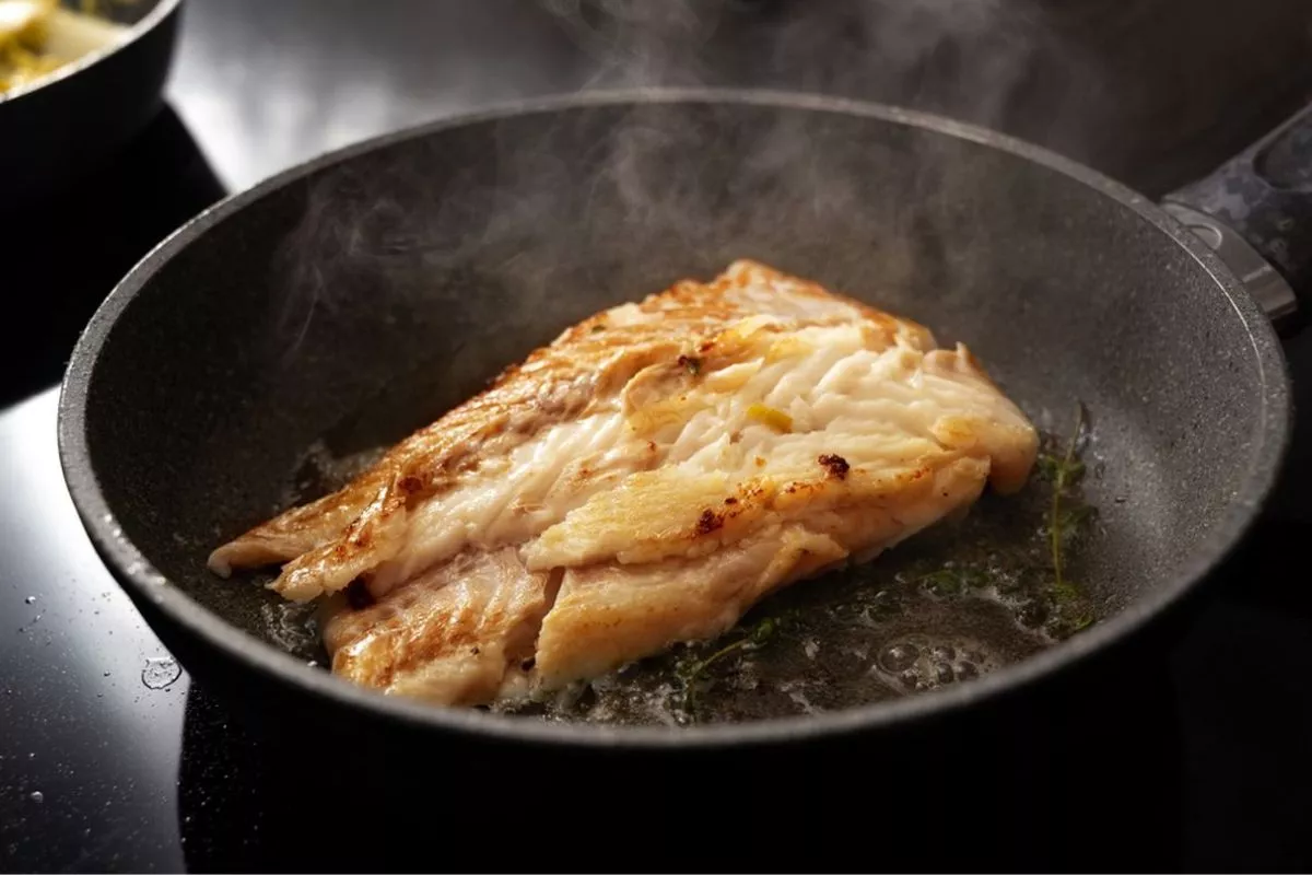Resep Ikan Fillet Saus Rempah Iris, Lauk Lezat yang Mudah Dibuat Kompas.com, 4 Agustus 2026, 09:31 WIB Add on Google Afif Khoirul Muttaqin, Anggara Wikan Prasetya Tim Redaksi Lihat Foto Produk ikan fillet yang dijual di pasar