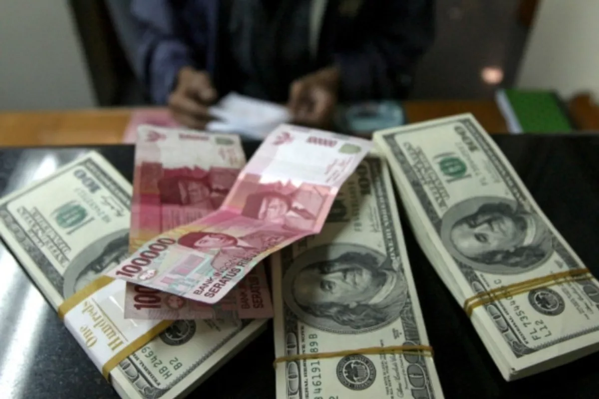 Rupiah Hari Ini 18 Mei 2026 Berpotensi Melemah ke Rp17.530 per Dolar