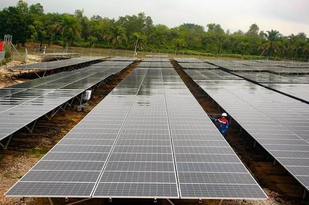 Prabowo Butuh Modal Besar Kejar Target Energi Surya 100 GW di 2026