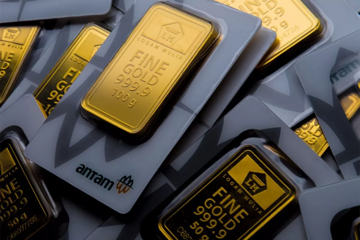 Harga Emas Akhir Pekan Stagnan Tanpa Perubahan Berarti