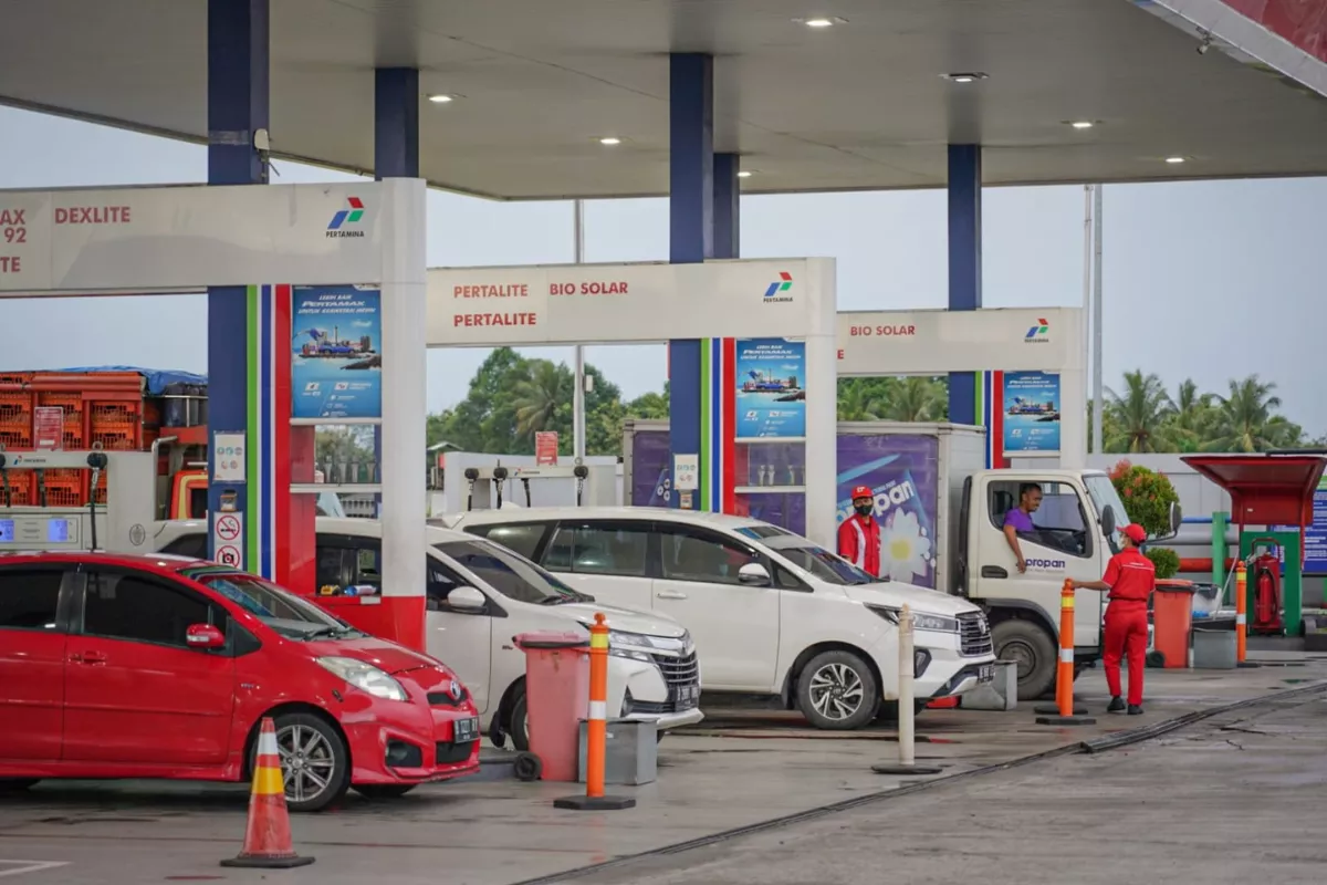 Pertamax Turbo Jadi Rp18.300, Pertalite Tetap Rp10.000