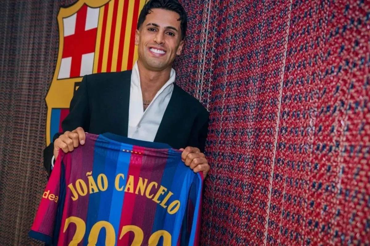 Joao Cancelo Gabung Permanen ke Barcelona dan Antusias Reuni Rodri