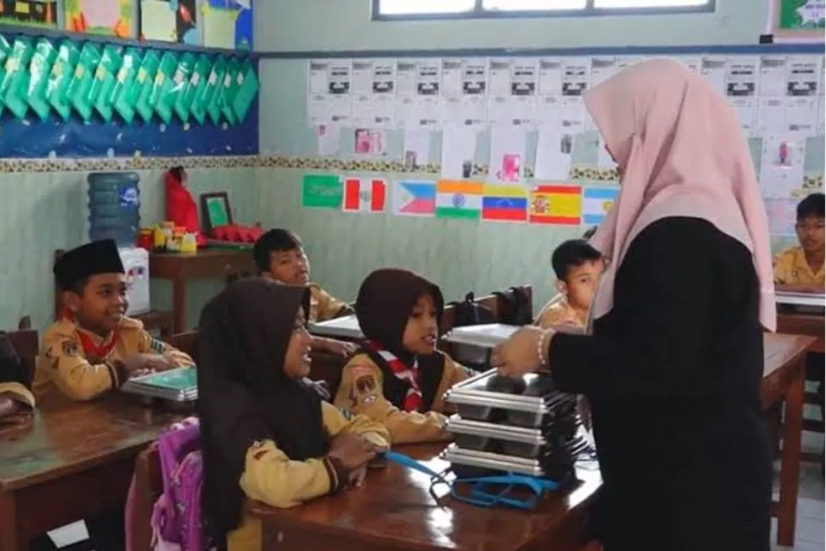 Sekolah Terdampak Erupsi Anak Krakatau, Program MBG Dihentikan