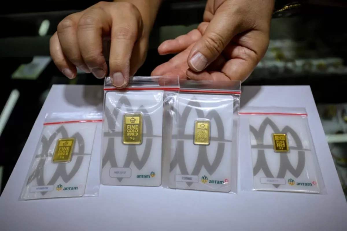Harga Emas Perhiasan Hari Ini Turun, Dijual Rp2.424.000 per Gram