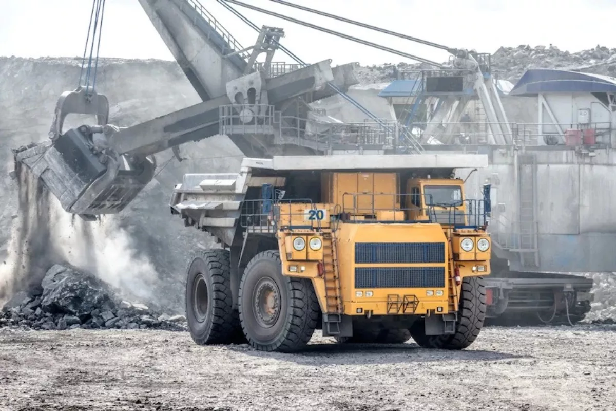 Suspensi Dicabut BEI, Saham COAL Melesat 8,7 Persen Meski Masih Merugi