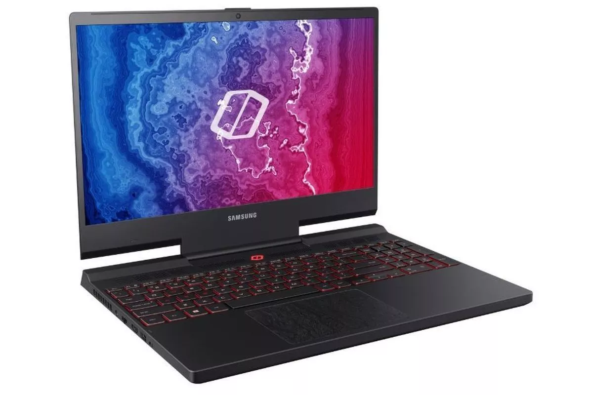 Samsung Unjuk Layar Laptop 300Hz & Layar Fleksibel Diregangkan