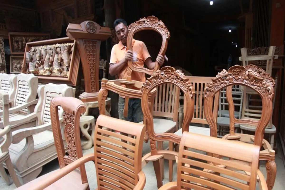 Cara Cek Kualitas dalam Tips Memilih Furnitur Kayu Jati Minimalis