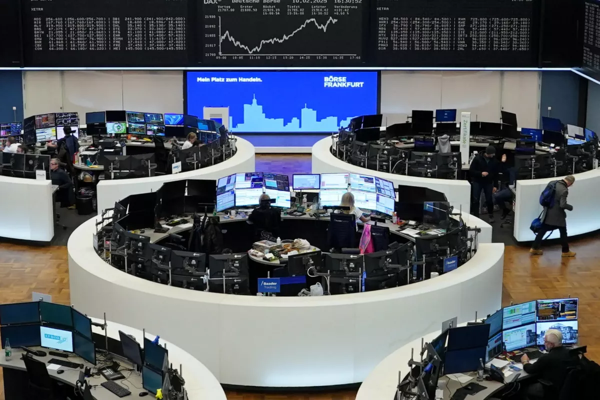 Bursa Eropa Terkoreksi, Harga Minyak Tembus 100 US Dolar
