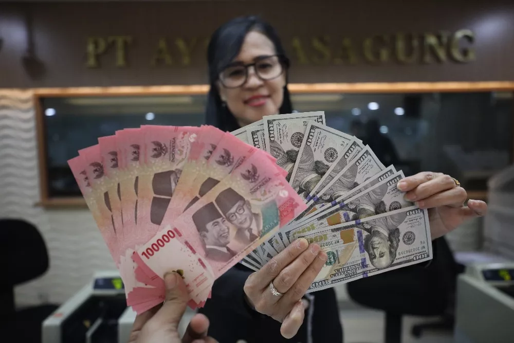Prediksi Rupiah 12 Mei 2026: Tertekan Geopolitik ke Level Rp17.430