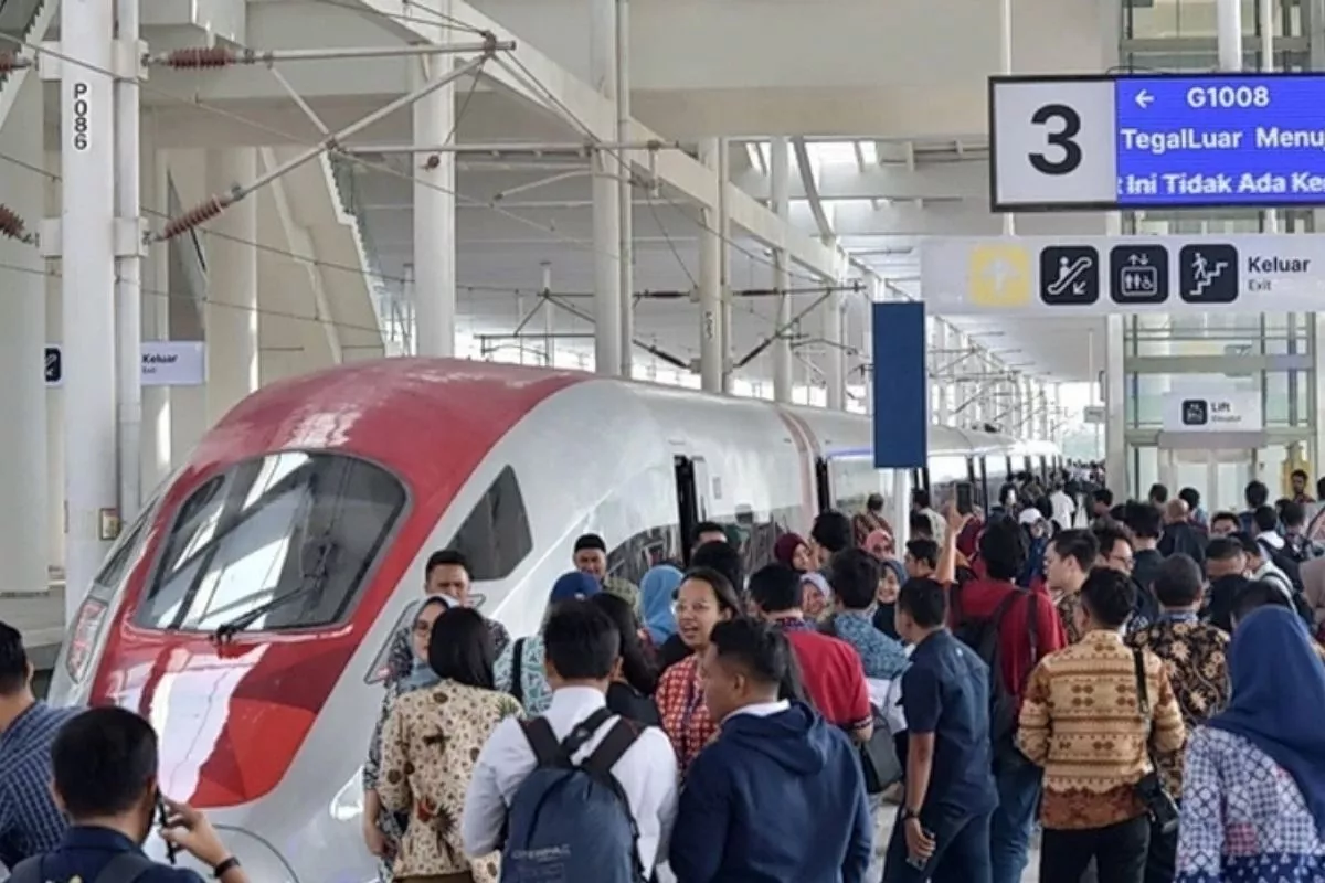 Erupsi Anak Krakatau, Whoosh Tetap Beroperasi Normal Jakarta-Bandung