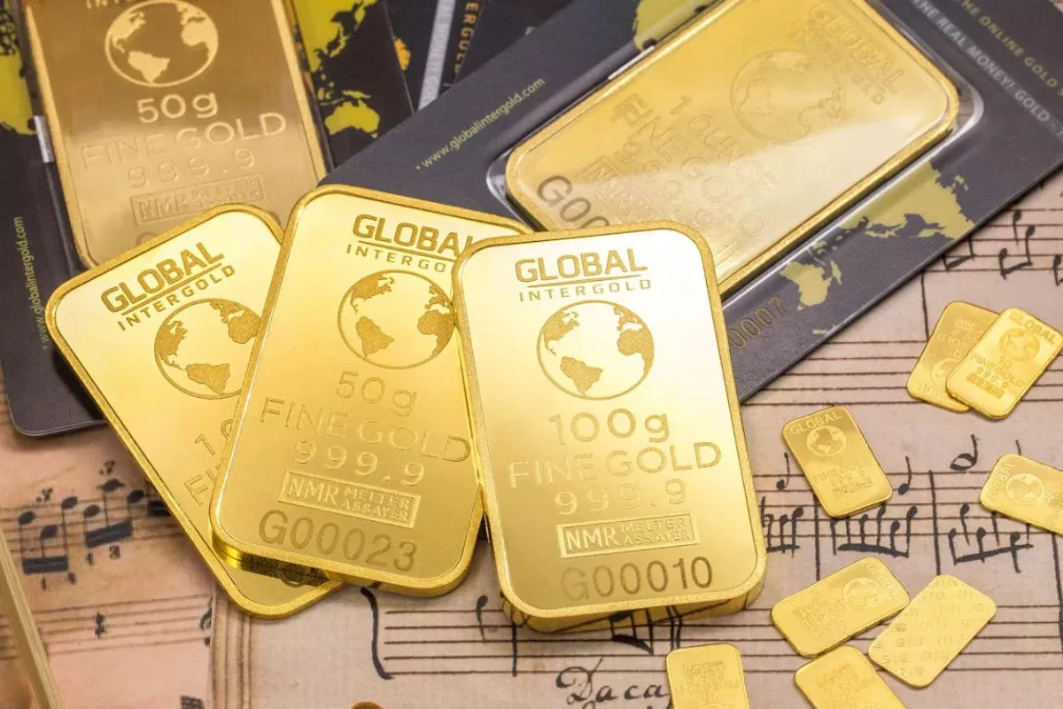 Harga Emas Spot Dunia Melesat Ditopang Sentimen Timur Tengah