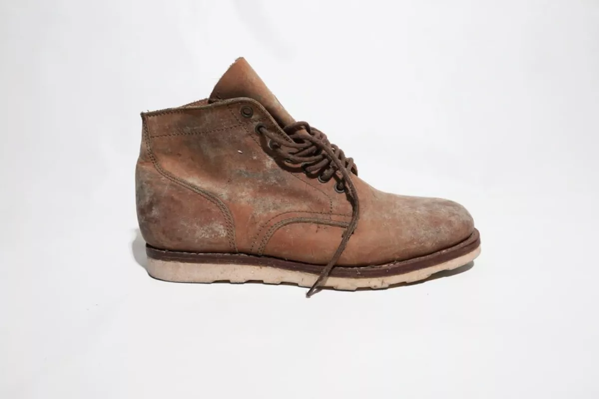 Cara Menghilangkan Jamur pada Sepatu Kulit dengan Cepat dan Aman