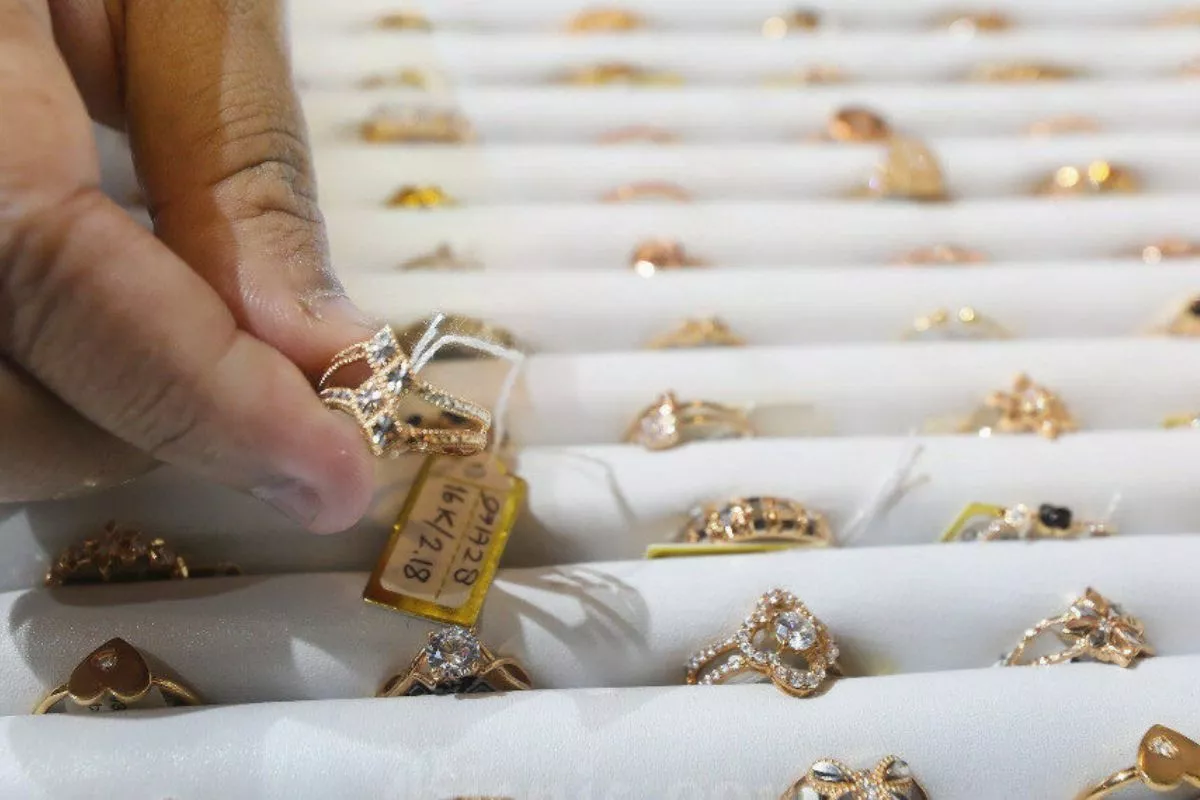 Harga Emas Perhiasan Hari Ini 19 Mei Terpantau Stabil, Cek Detailnya