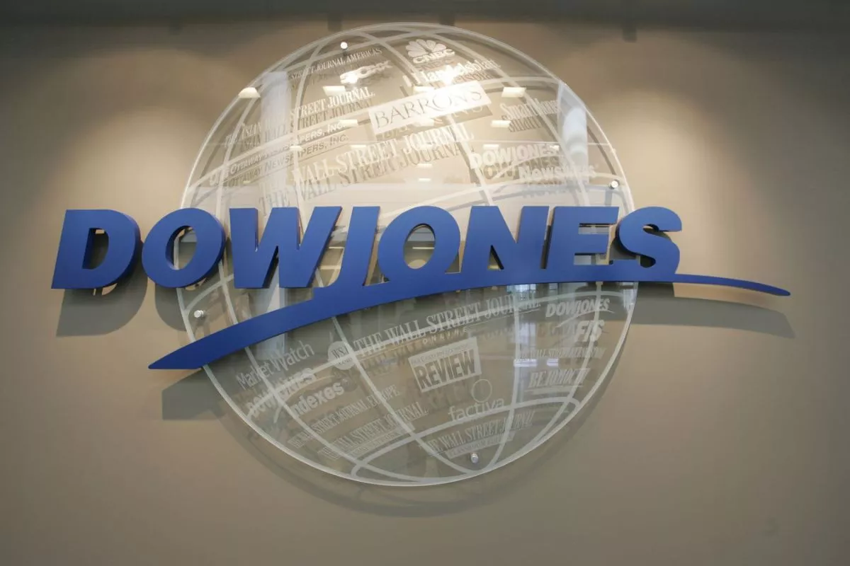 Wall Street Bervariasi, Indeks Dow Jones Tembus Rekor Tertinggi