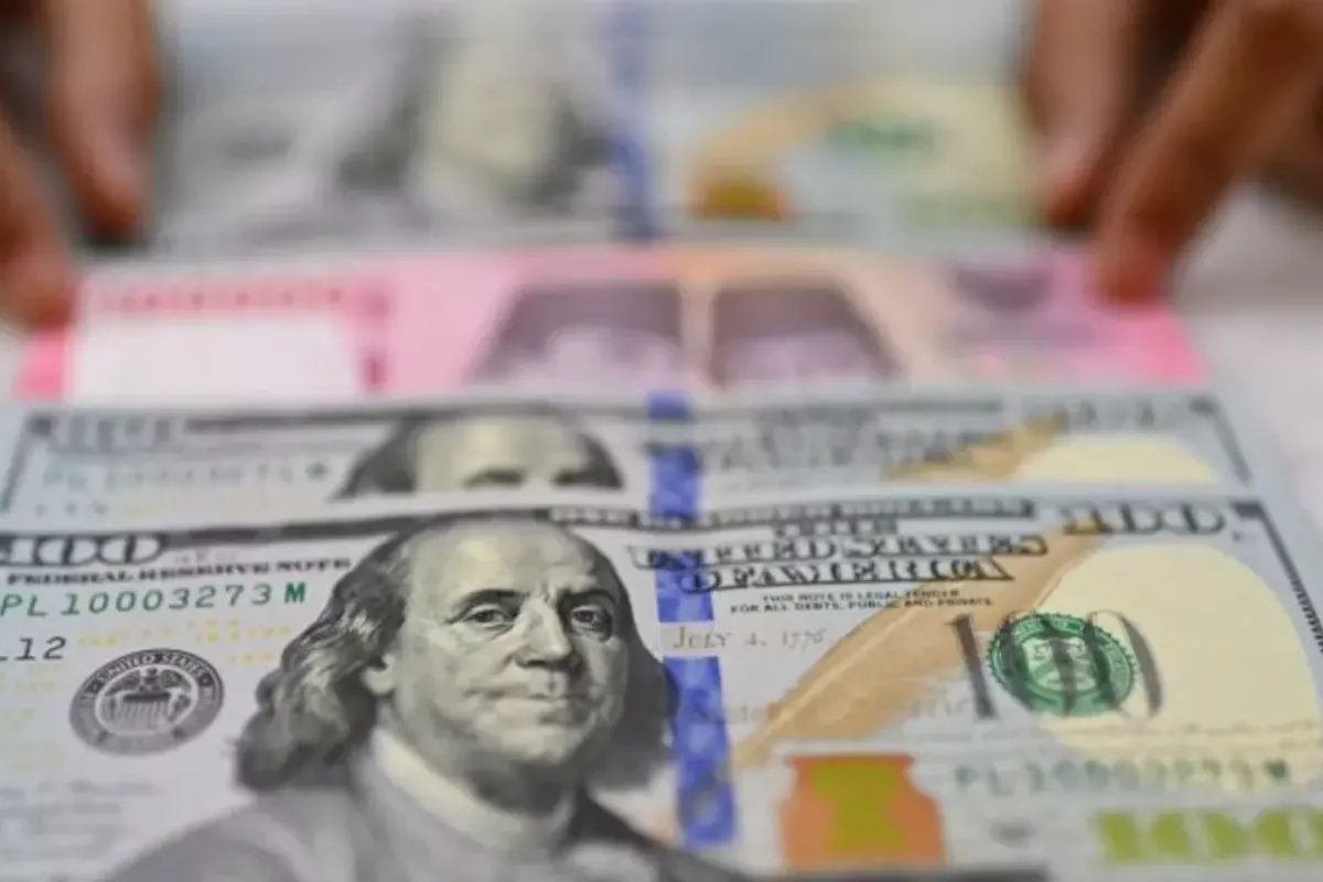 Nilai Tukar Rupiah Tertekan ke Rp17.979 per Dolar AS pada Jumat Pagi Ini