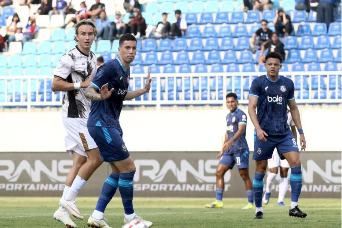 Uji Coba Arema FC vs RANS FC 2-0: Eksperimen Tanpa Penyerang