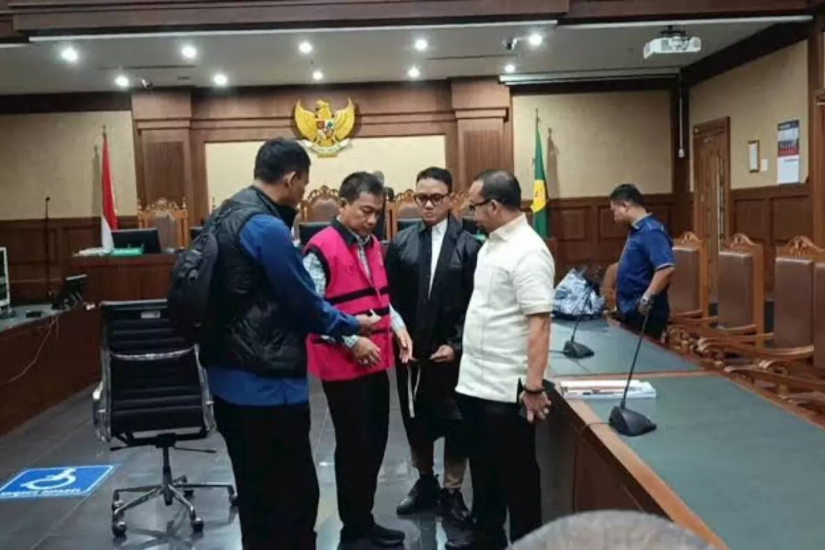 Dakwaan Jaksa: Eks Pimpinan Ombudsman Terima Suap Rp4,85 Miliar