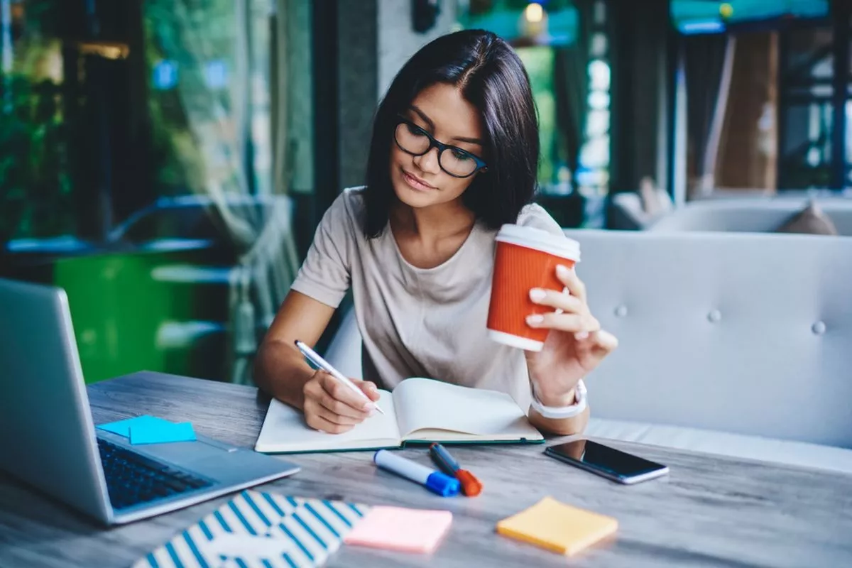 Bukan Harus Kantoran, Inilah 4 Tips Memulai Karier sebagai Freelancer
