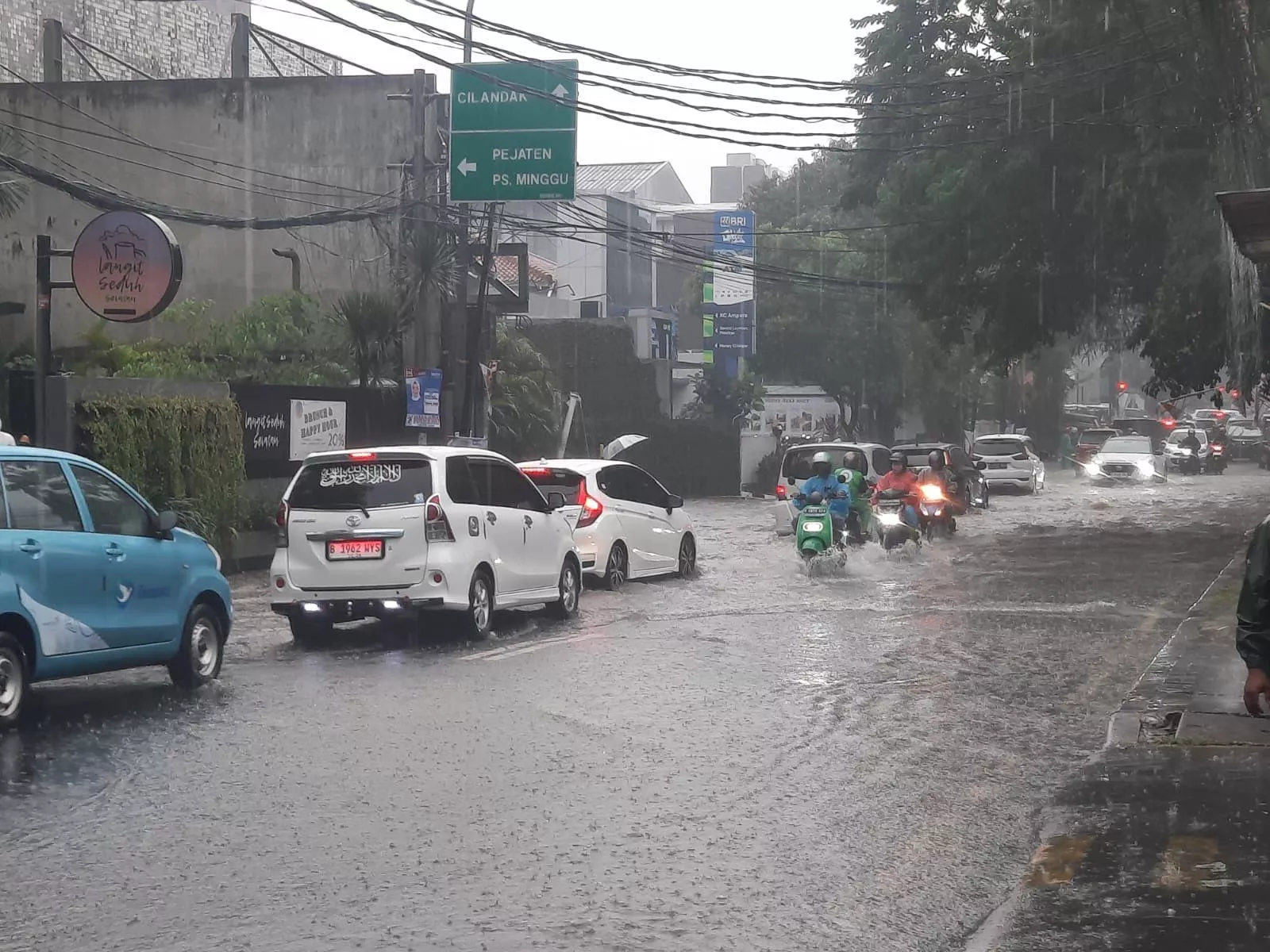 BMKG Keluarkan Peringatan Dini Waspada Hujan Lebat di Wilayah Sulawesi Utara 16 April 2026