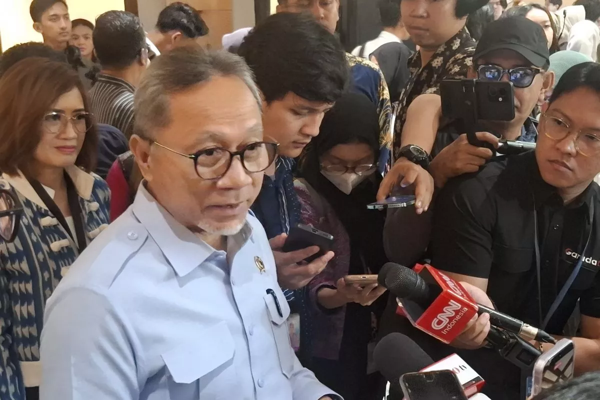 Menko Zulkifli Hasan Tertibkan SPPG Telat Kirim Makanan Program MBG