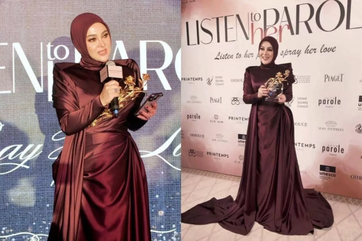 Momen Syahrini Tampil Kembali di Panggung dengan Gaun Mewah