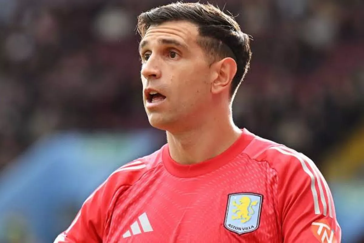 Spalletti Tepis Rumor Kepindahan Emiliano Martinez ke Juventus