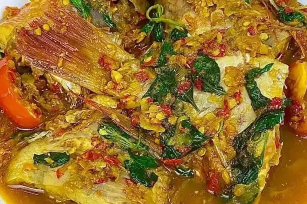 Cara Membuat Ikan Nila Bumbu Kuning Gurih Tanpa Santan