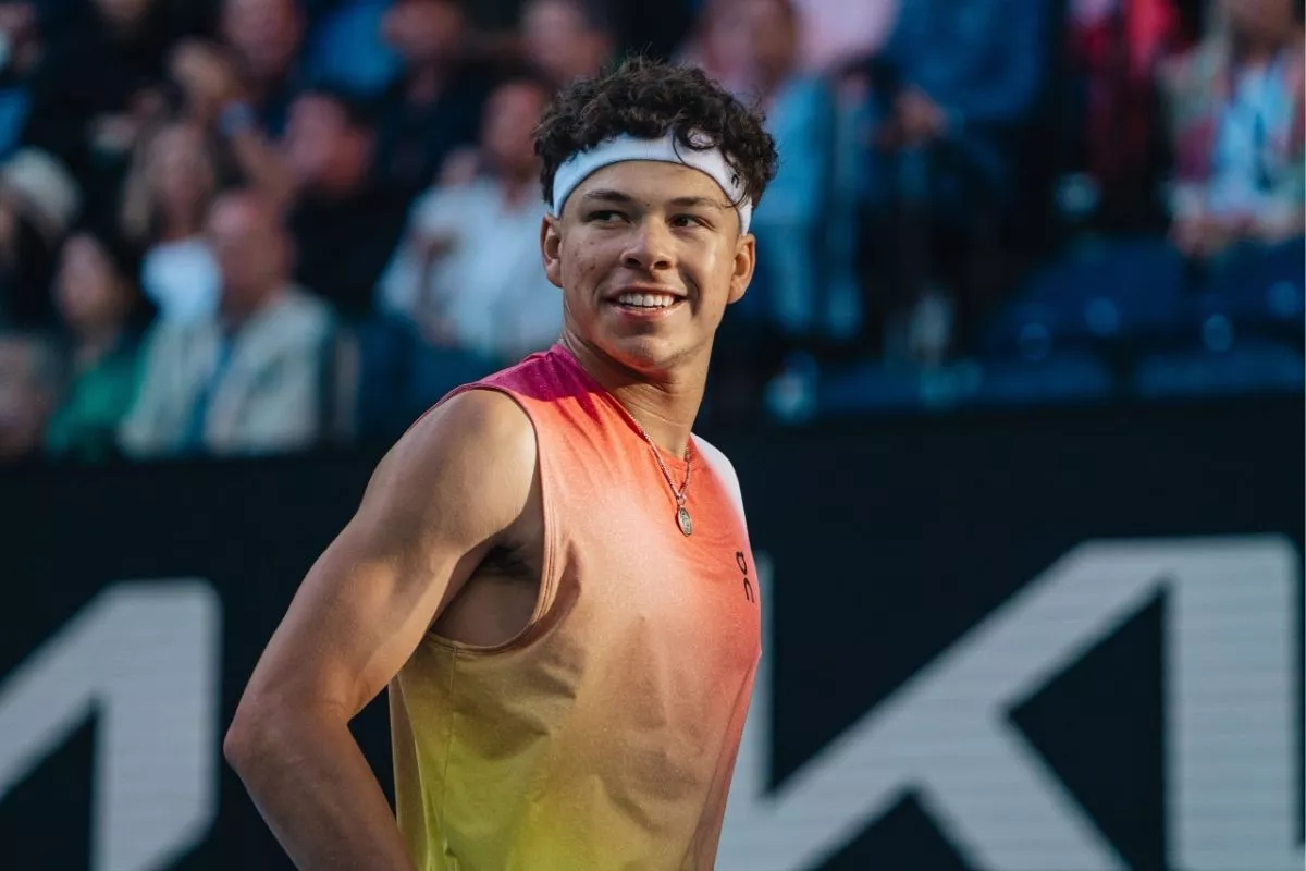 Shelton Raih Gelar Rumput Pertama di Stuttgart
