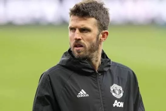 Gagal Dapatkan Balde dan Hall Ini 4 Opsi Bek Kiri Manchester United
