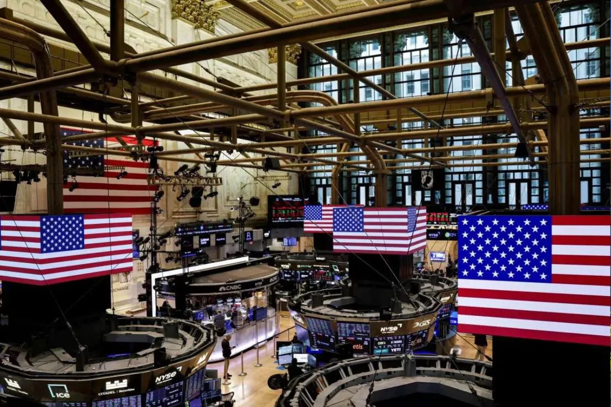 Wall Street Ditutup Melemah, S&P 500 Turun 0,58 Persen