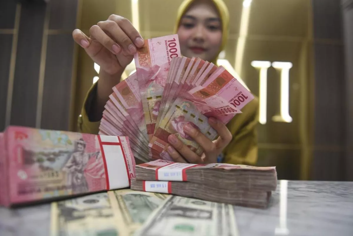 Potensi Tekanan Rupiah Usai The Fed Naik Bunga