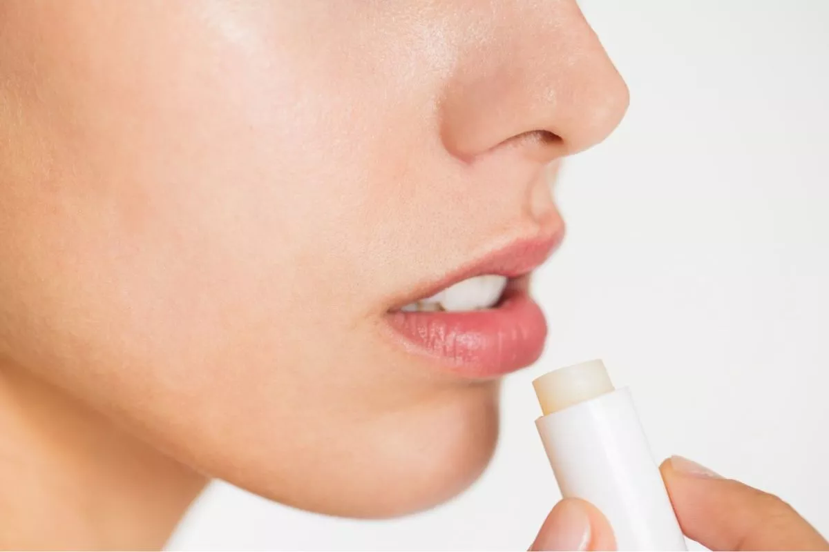 Kenali Beda Lip Balm, Lip Oil, hingga Lip Essence