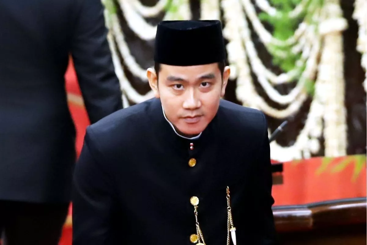 Wapres Gibran Pakai Motor Tinjau Korban Bencana di Manggarai Timur