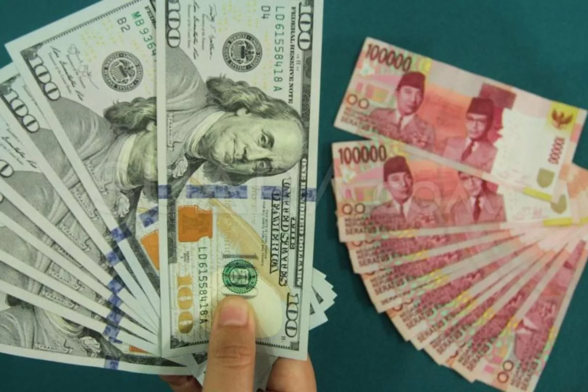 Rupiah Hari Ini Ditutup Melemah 38 Poin ke Rp18.111 per Dolar AS