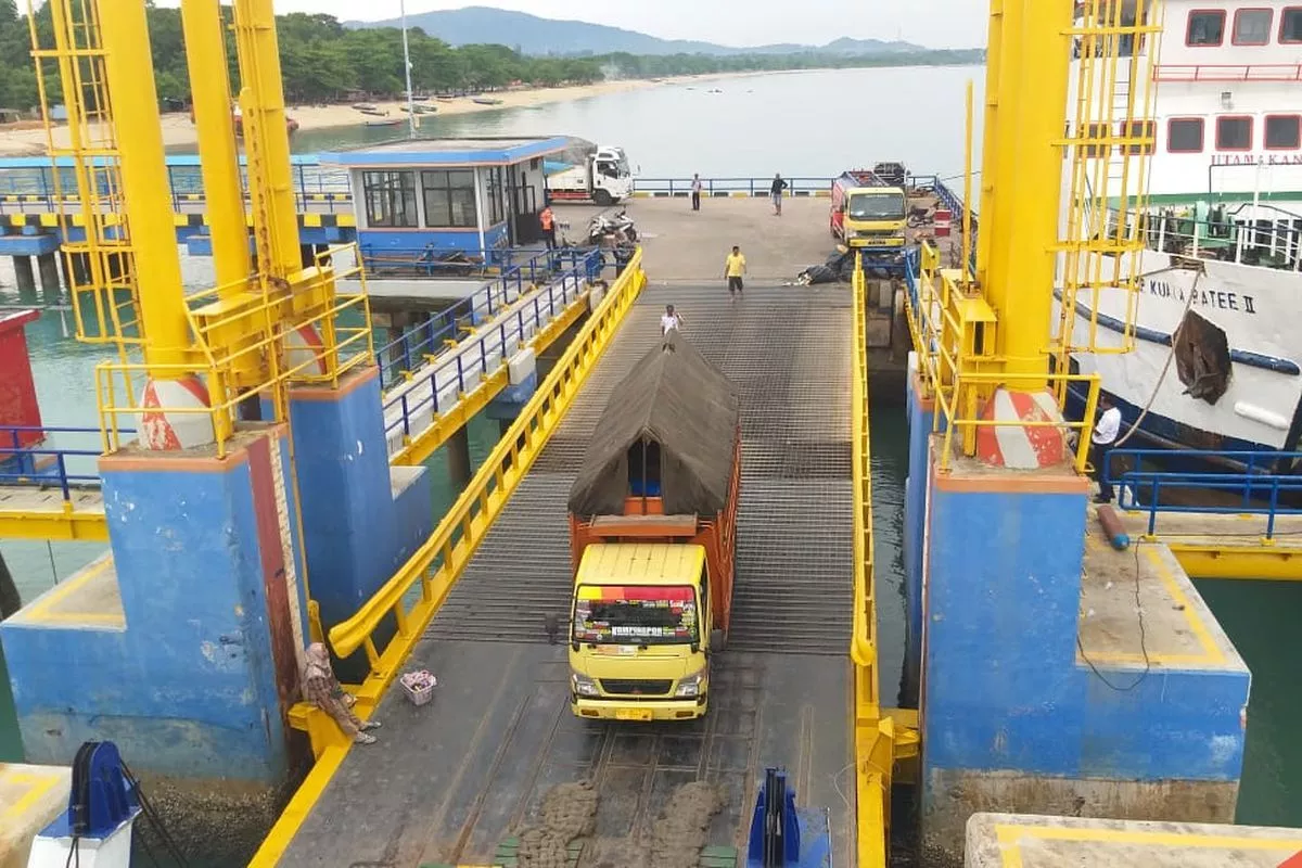 Jadwal dan Tarif Terbaru Kapal Feri Tanjung Api-Api ke Bangka